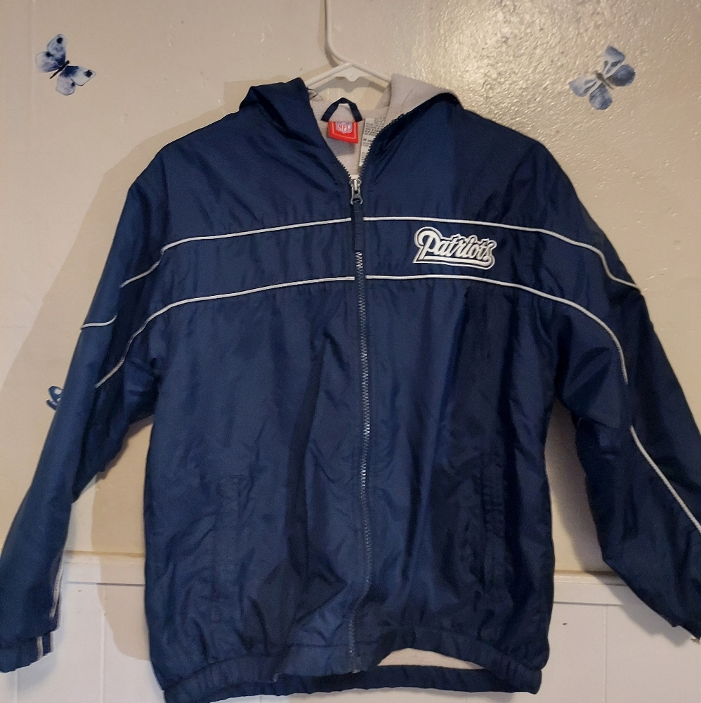SALE N.E PATRIOTS NFL TEAM  FULL ZIP JACKET W/ HOOD- Sz-YOUTH  MED 10-12
